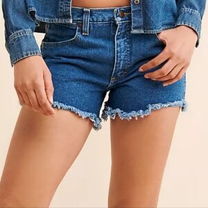 NWT Wrangler Cut Off Denimn Shorts Size 29